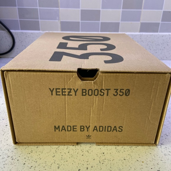 Yeezy boost 350 V2 - Picture 4 of 7